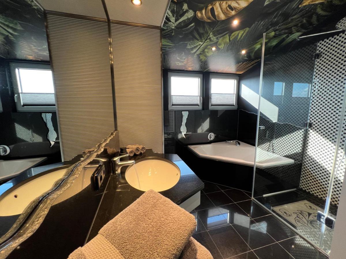 Luxus Loft Ueber Den Daechern Von Roding Exteriér fotografie